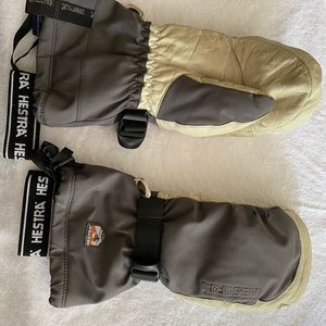 Hestra Soft Off White Leather Grey Gloves